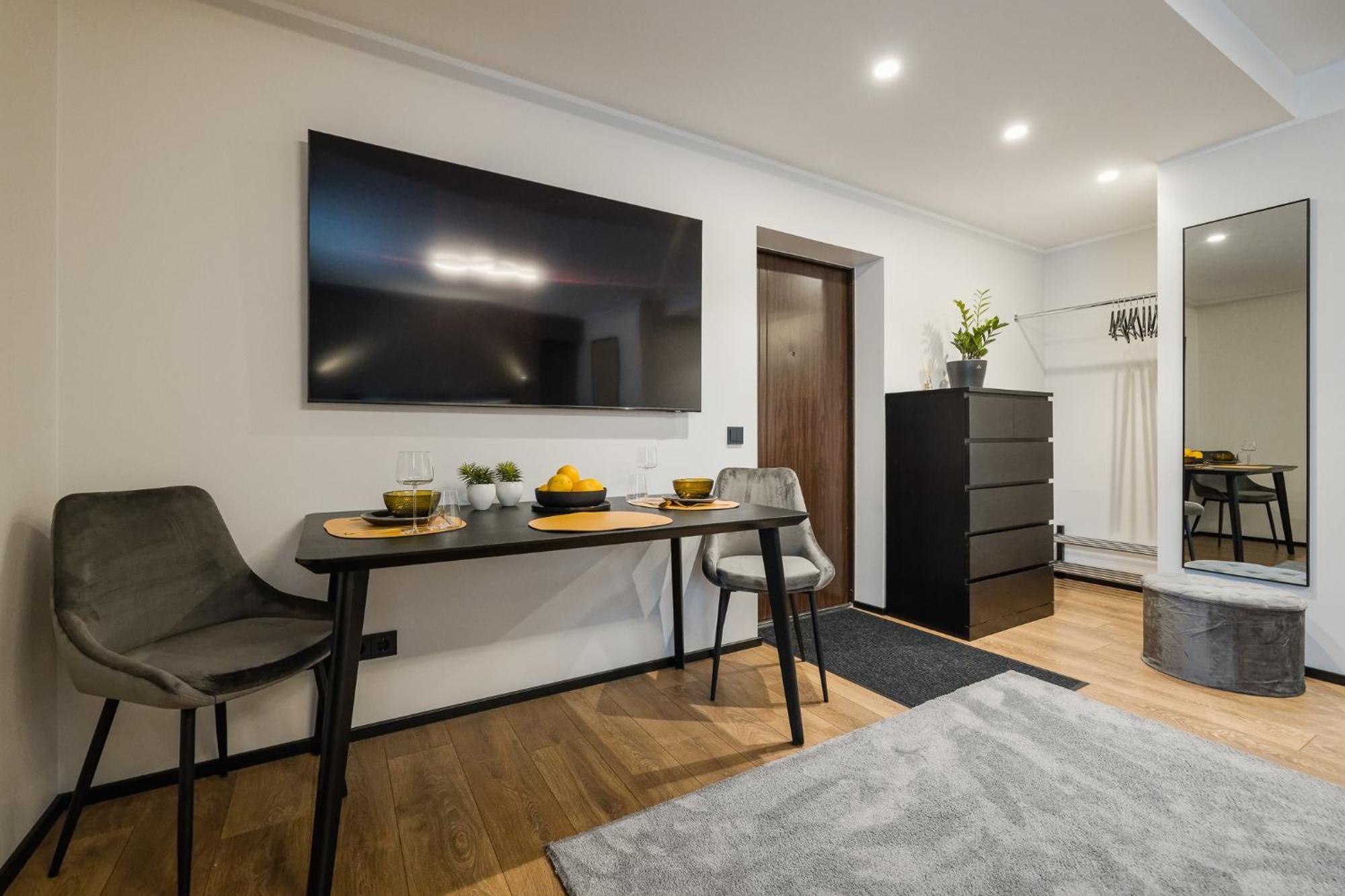 Elegant Near Old Town Apartamento Tallin