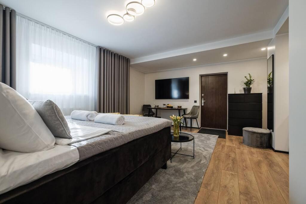 Elegant Near Old Town Apartamento *