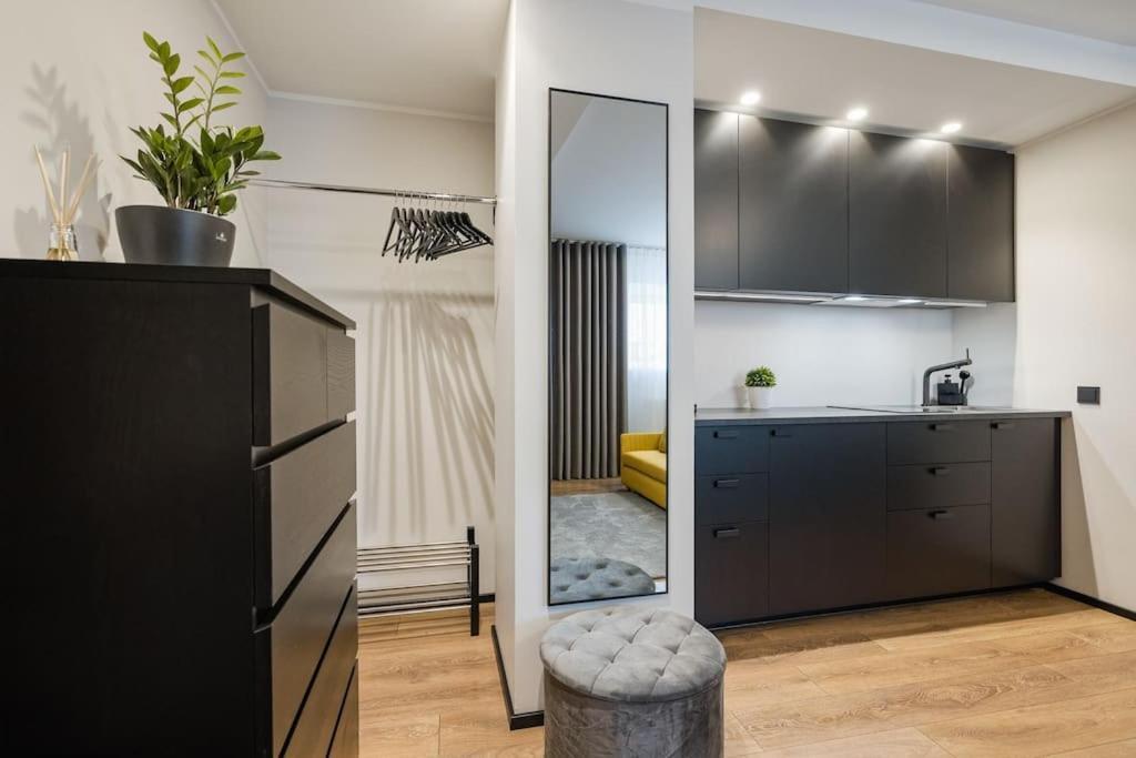 Elegant Near Old Town Apartamento Tallin